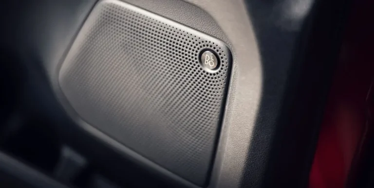 ford-escape-2024-suv-hibrida-sistema-audio-sonido-bocinas-bang-olufsen