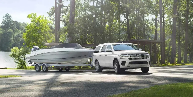 ford-expedition-2024-camioneta-suv-paquete-remolque-torque-asistencias