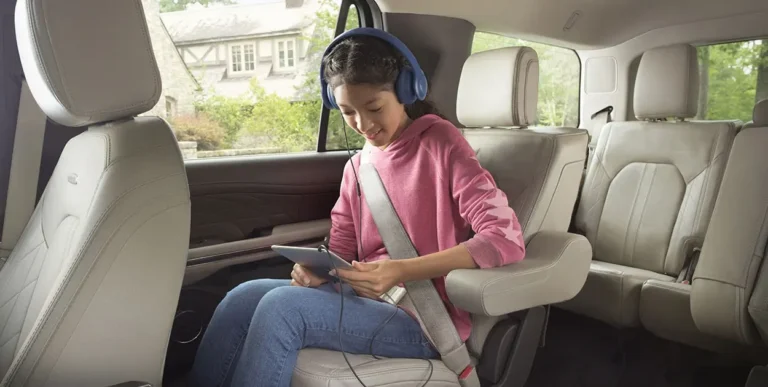 ford-expedition-2024-camioneta-suv-tecnologias-asistencias-seguridad